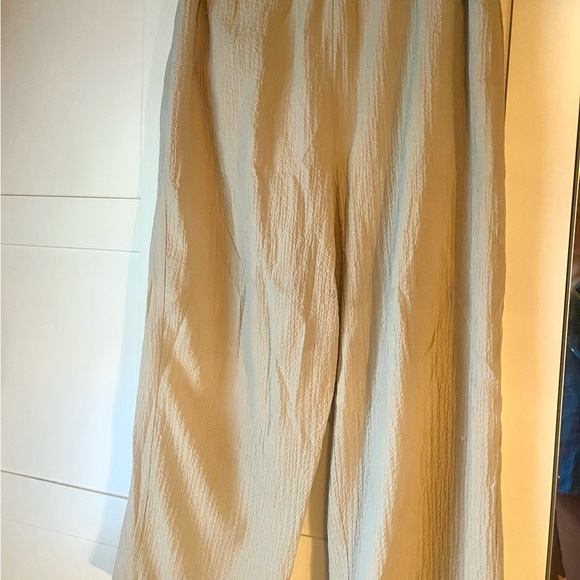 Orvis Taupe Lightweight Crinkle Jogging Set - Picture 3 of 4